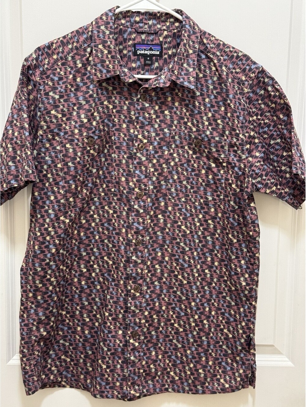 Patagonia Shirt Mens Medium Hemp Organic Cotton Short Sleeve Geometric Button Up